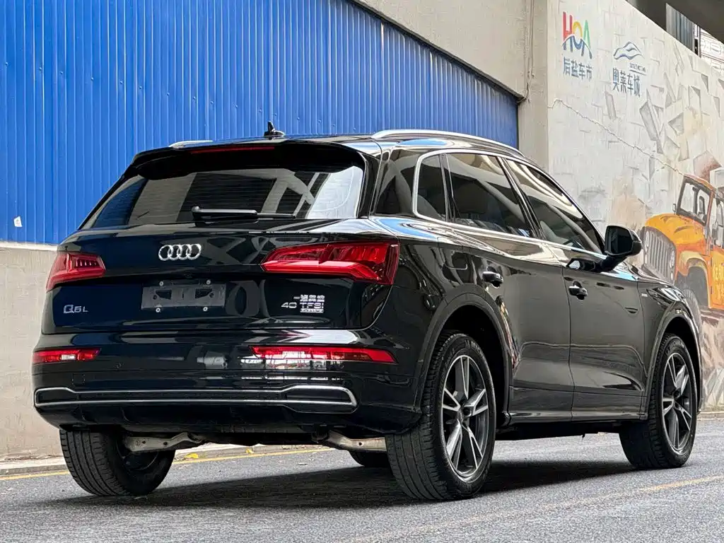 Audi Q5L — фото 5