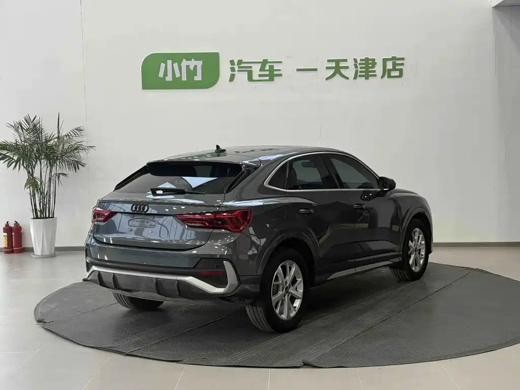 Audi Q3 Sportback — фото 3