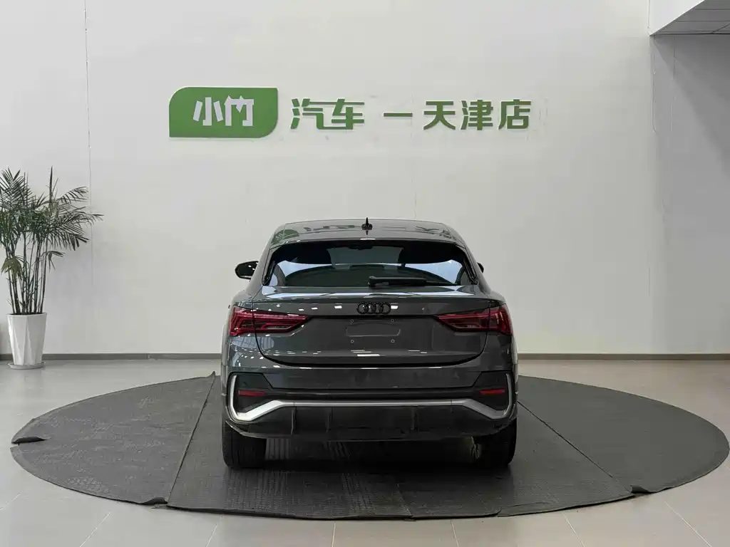 Audi Q3 Sportback — фото 5