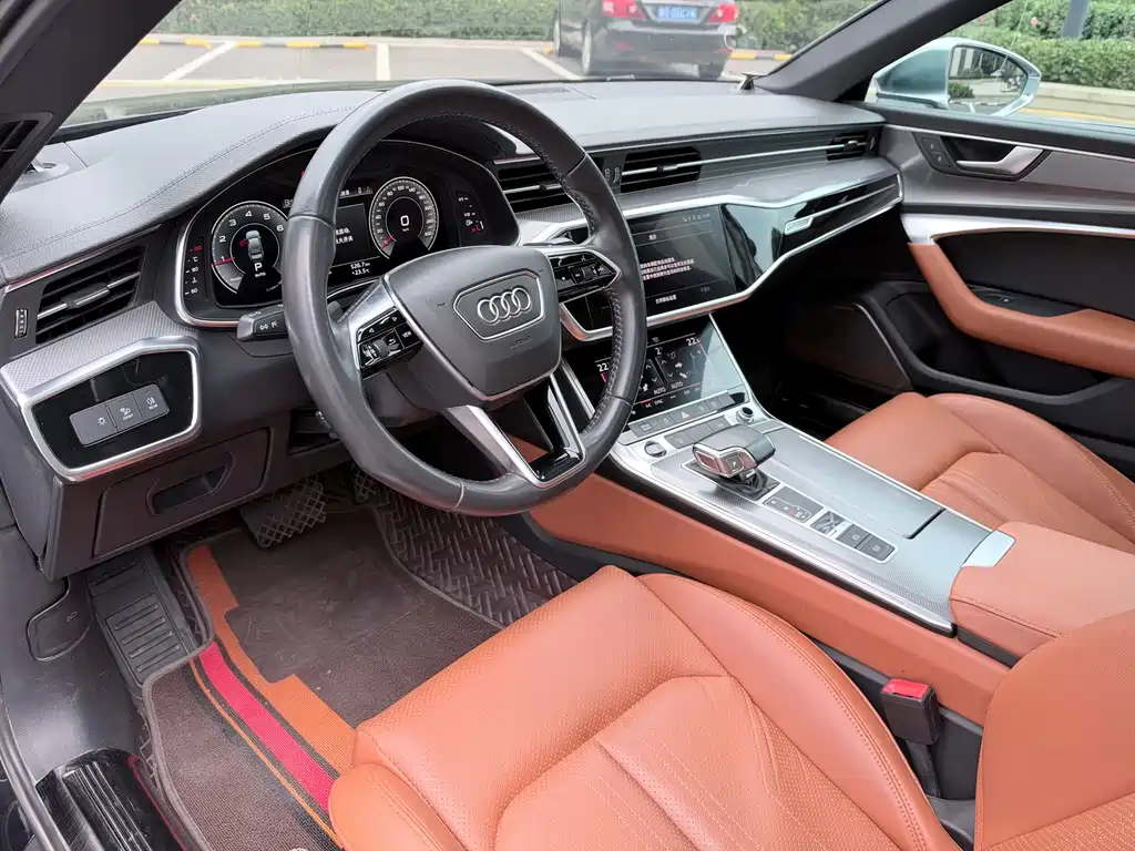 Audi A6L — фото 11