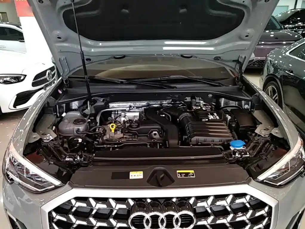 Audi Q3 — фото 19