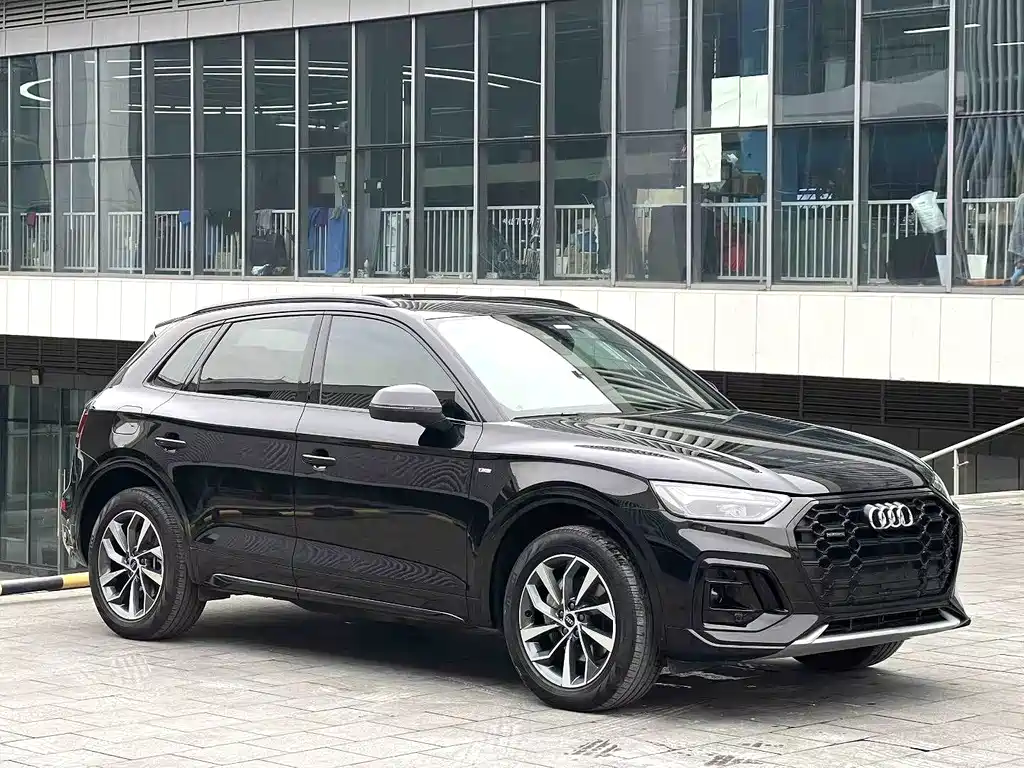 Audi Q5L — фото 3