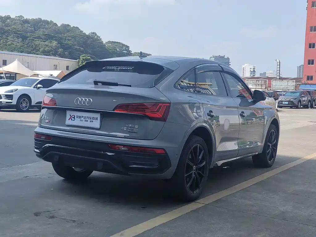 Audi Q5L Sportback — фото 3
