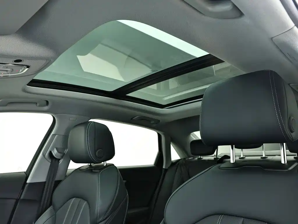 Audi A4L — фото 13