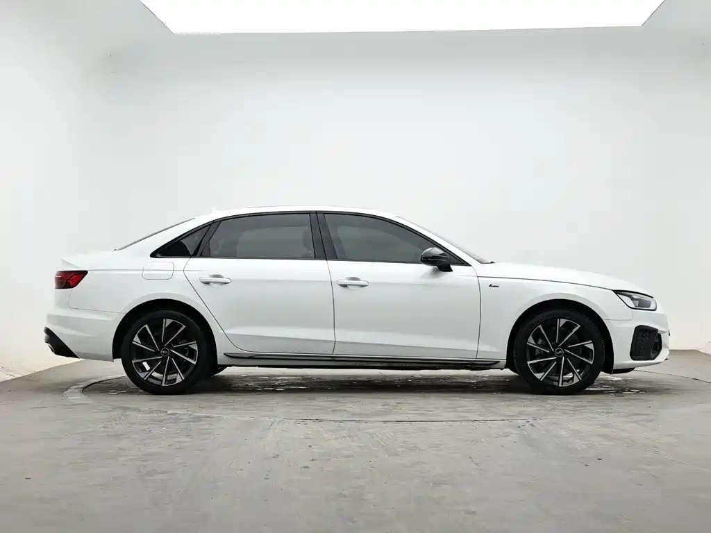 Audi A4L — фото 5