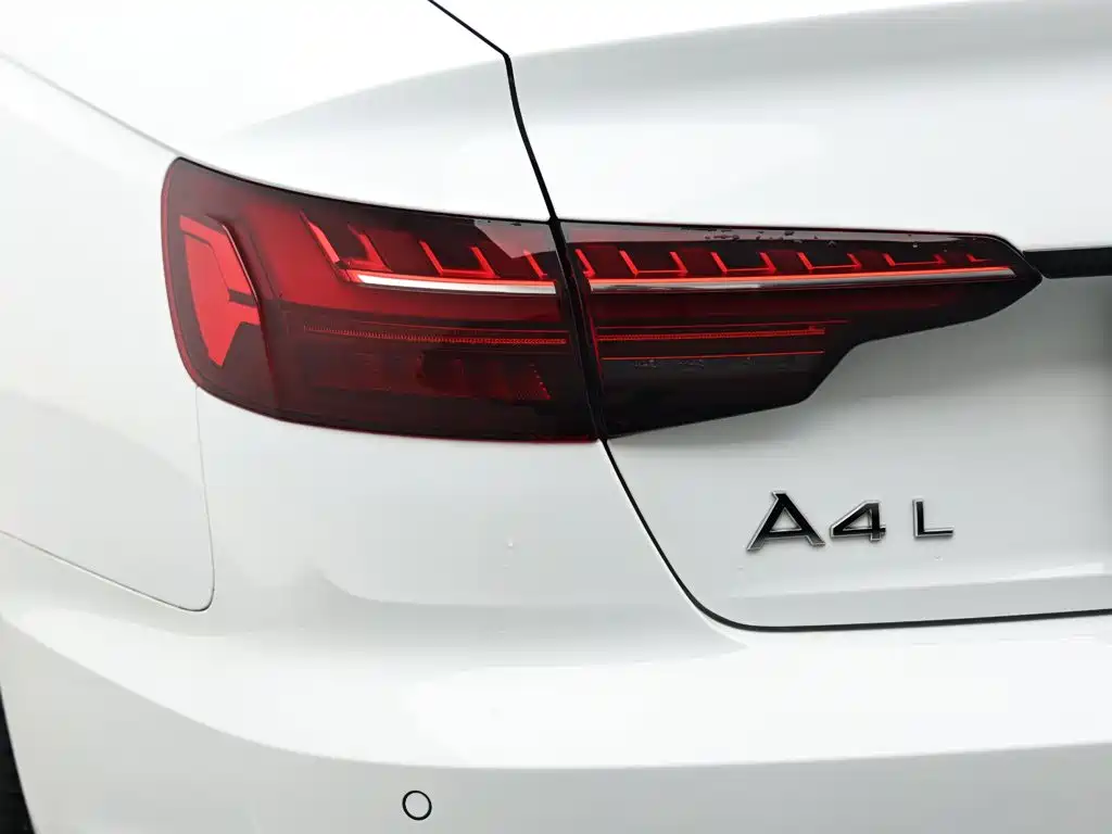 Audi A4L — фото 7