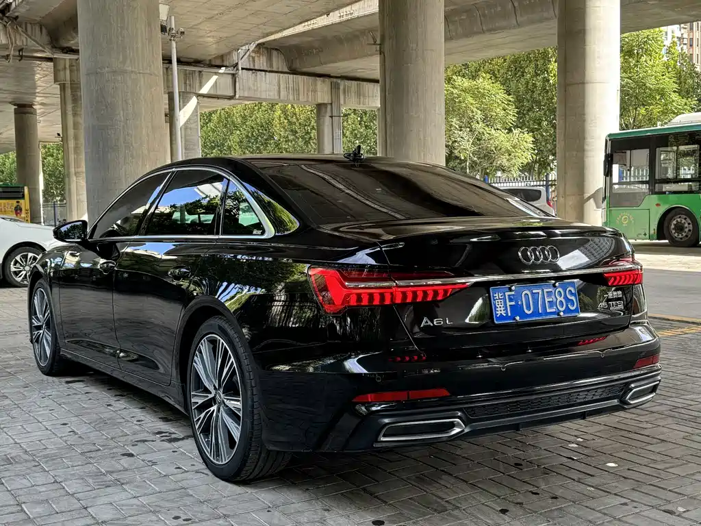 Audi A6L — фото 4