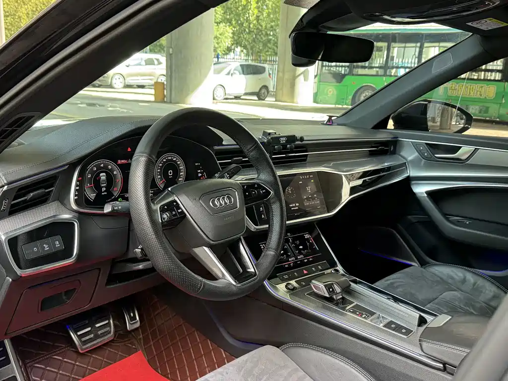 Audi A6L — фото 5