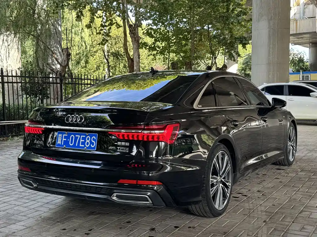 Audi A6L — фото 6