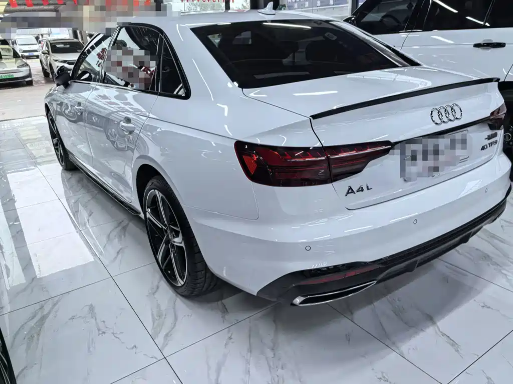 Audi A4L — фото 4