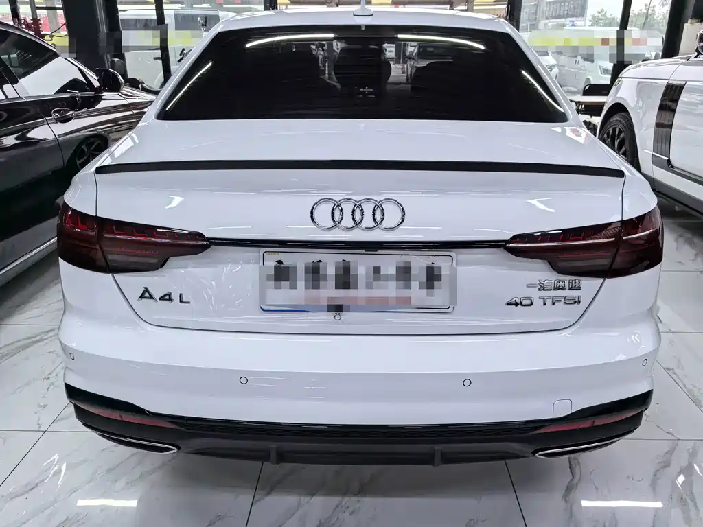 Audi A4L — фото 5