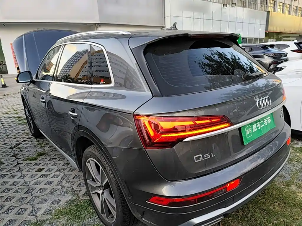 Audi Q5L — фото 4