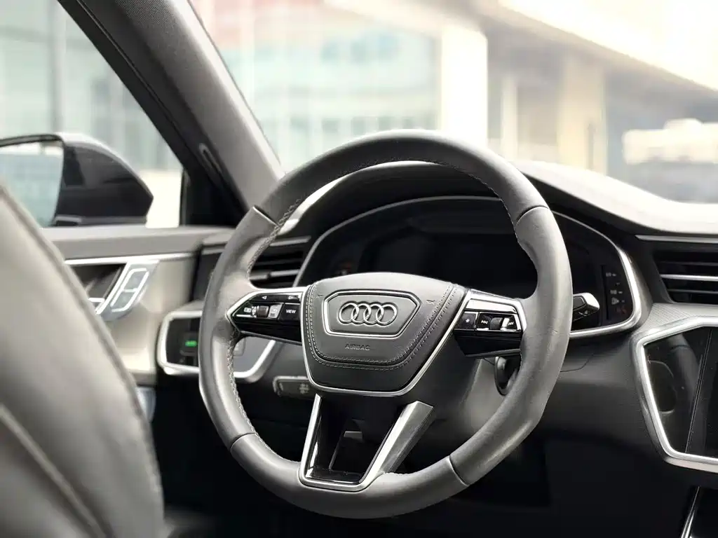 Audi A6L — фото 6