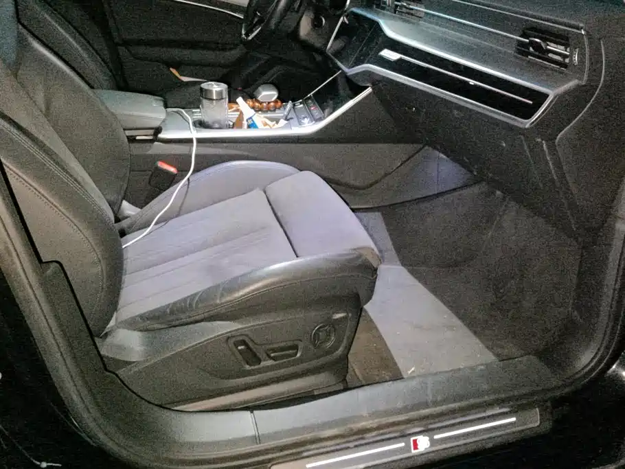 Audi A6 (Import) — фото 8