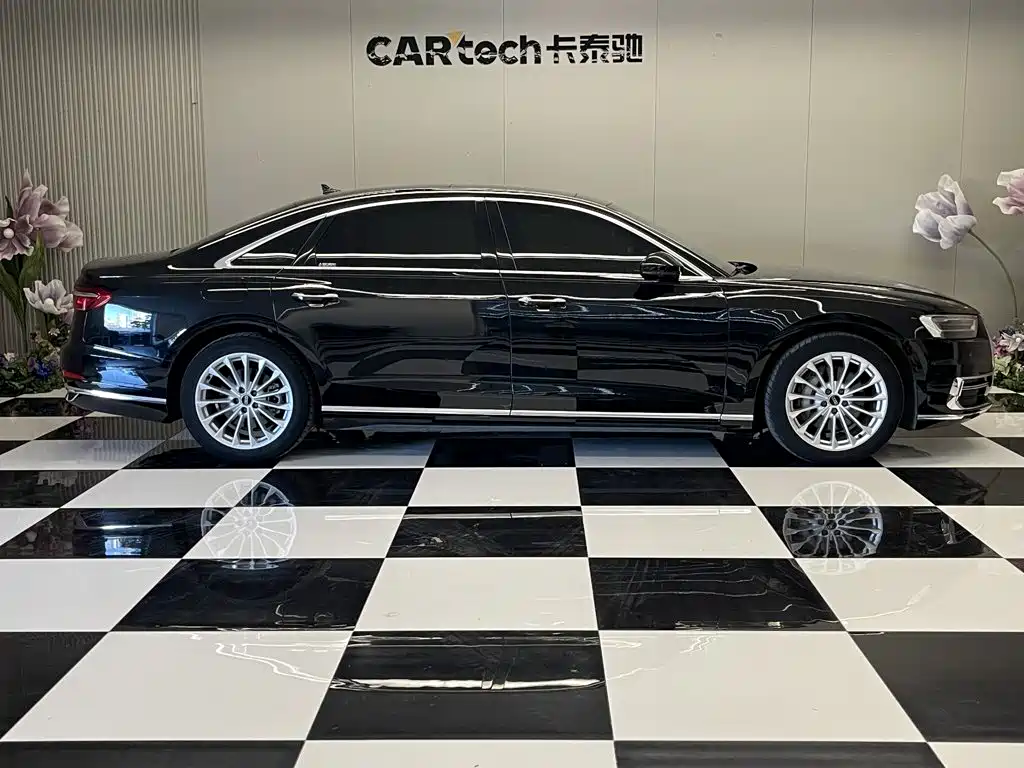 Audi A8 — фото 4