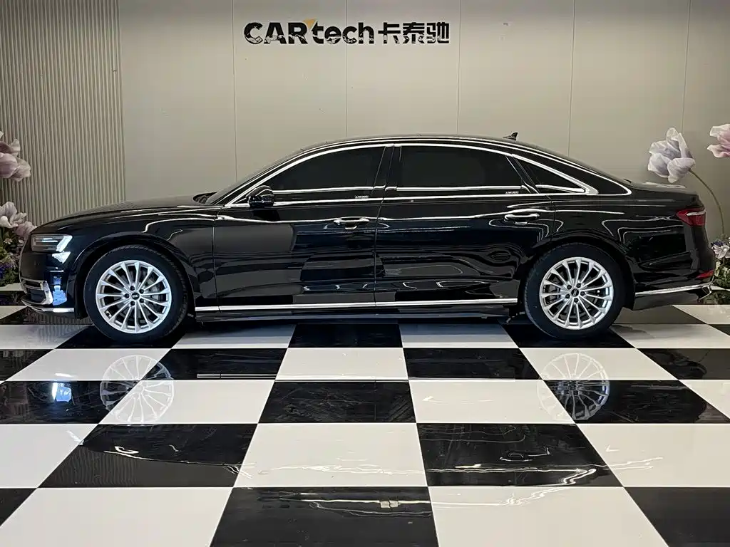 Audi A8 — фото 8