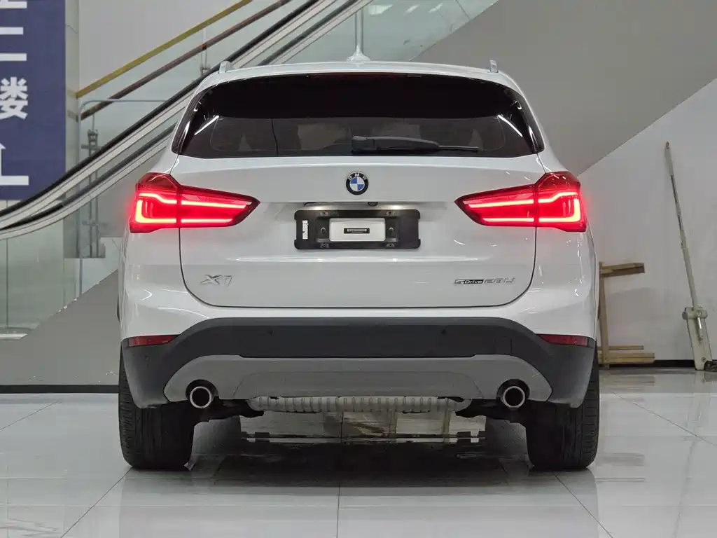 BMW X1 — фото 10