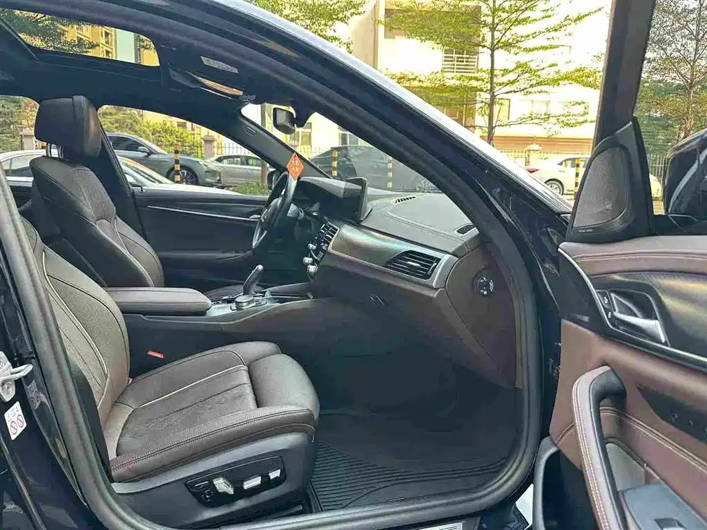 BMW 5 Series New Energy — фото 8
