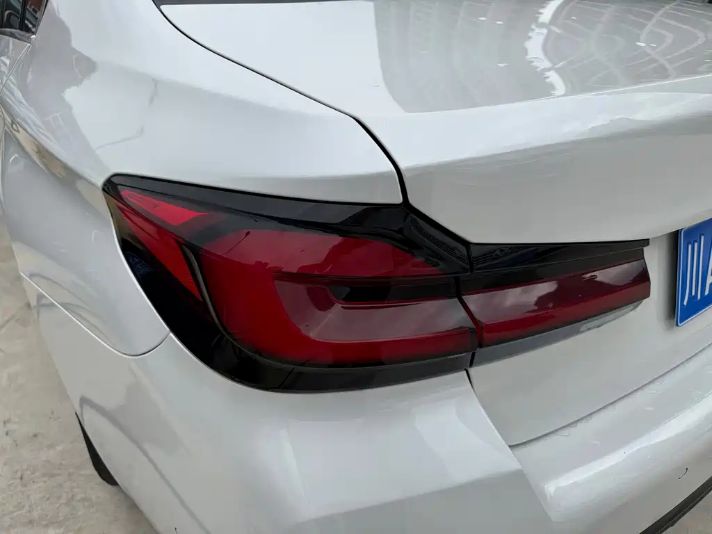 BMW 5 Series — фото 10