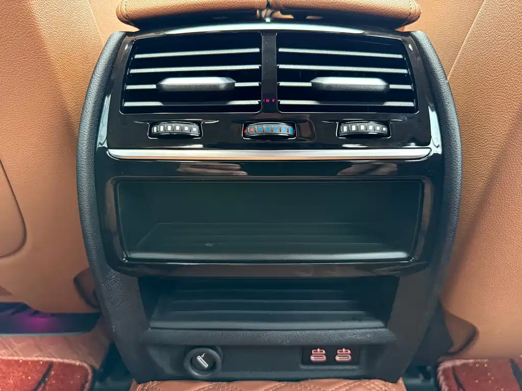 BMW 5 Series — фото 17