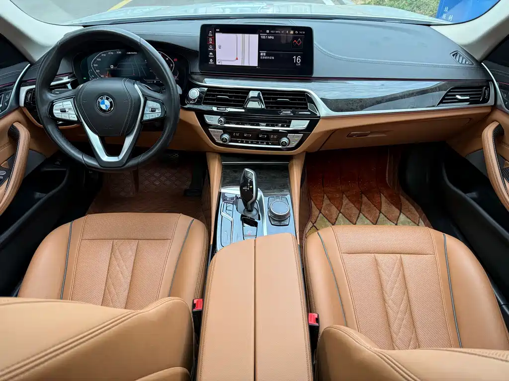 BMW 5 Series — фото 18