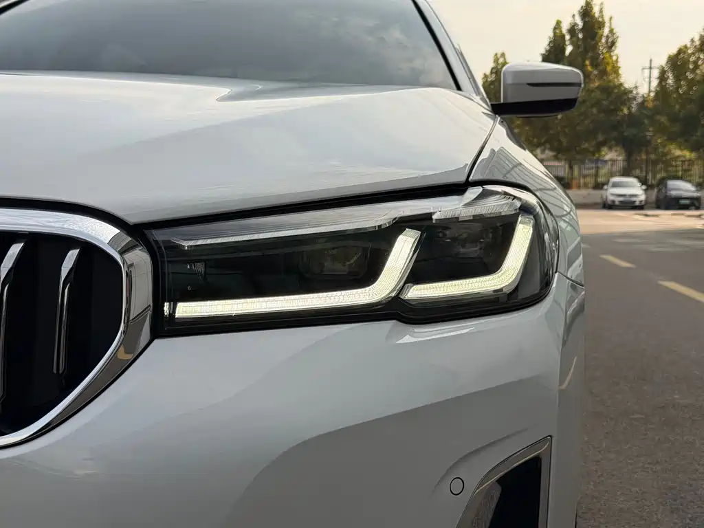 BMW 5 Series — фото 23