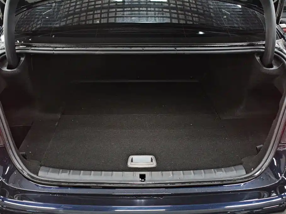 BMW 5 Series New Energy — фото 13