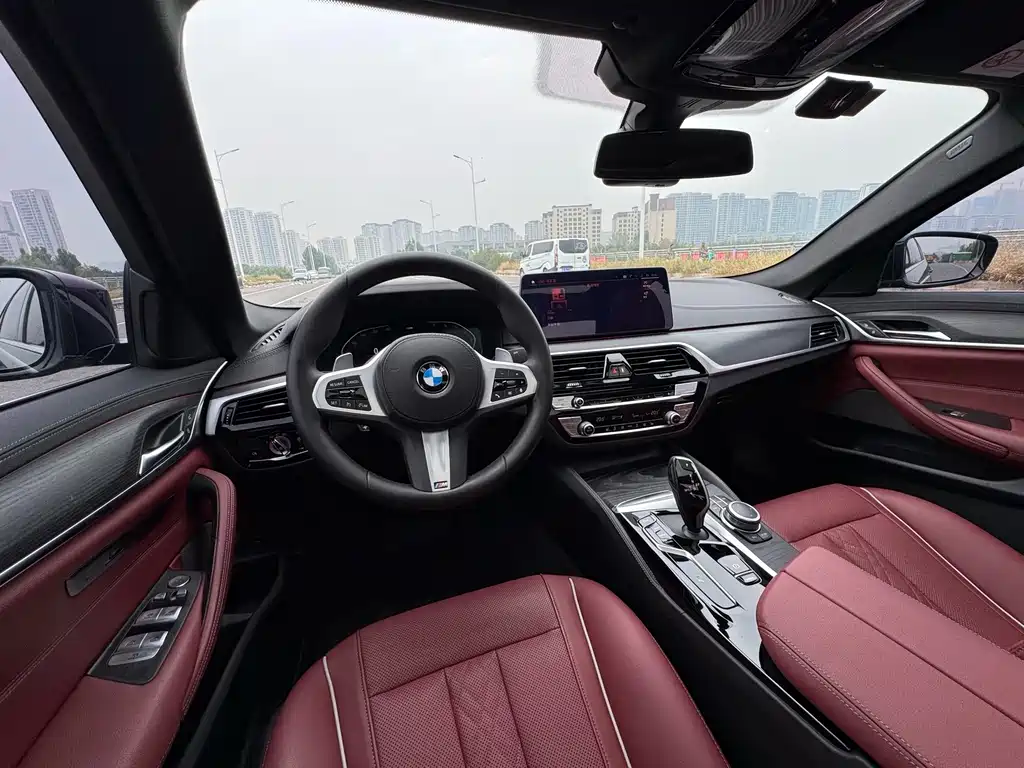 BMW 5 Series — фото 24