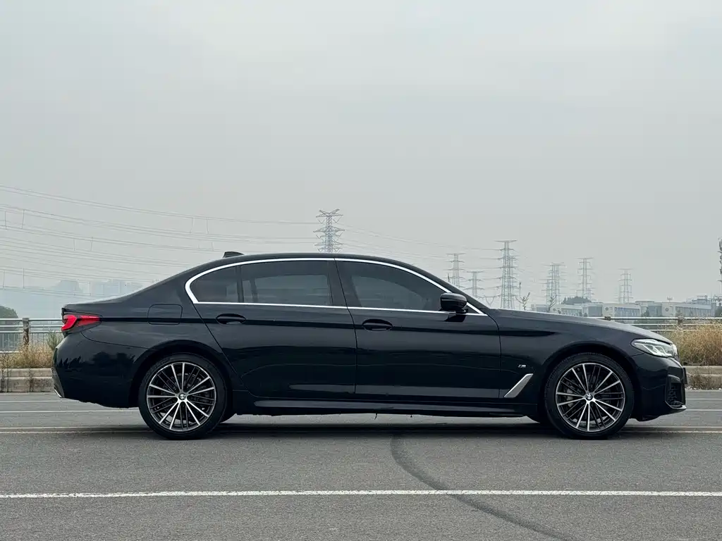 BMW 5 Series — фото 4