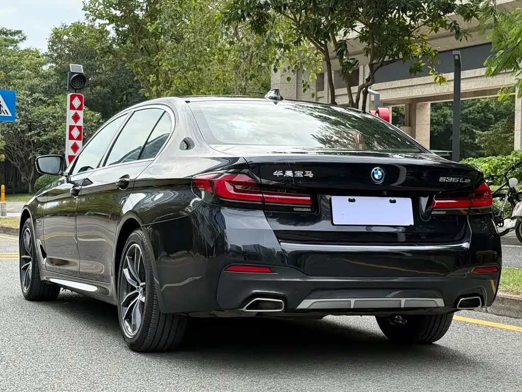 BMW 5 Series New Energy — фото 19