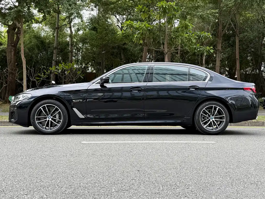BMW 5 Series New Energy — фото 4
