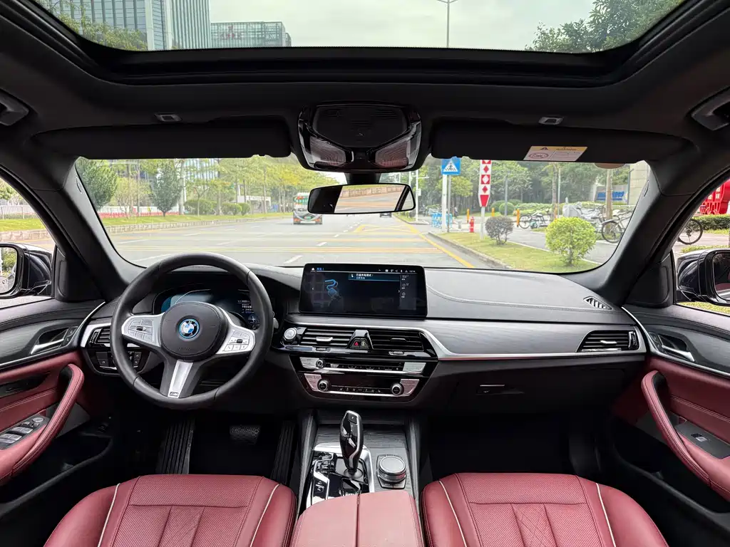 BMW 5 Series New Energy — фото 6