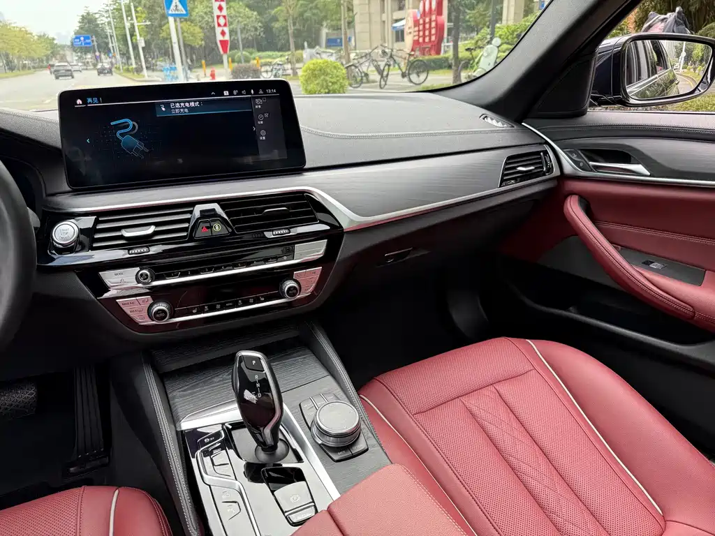 BMW 5 Series New Energy — фото 10
