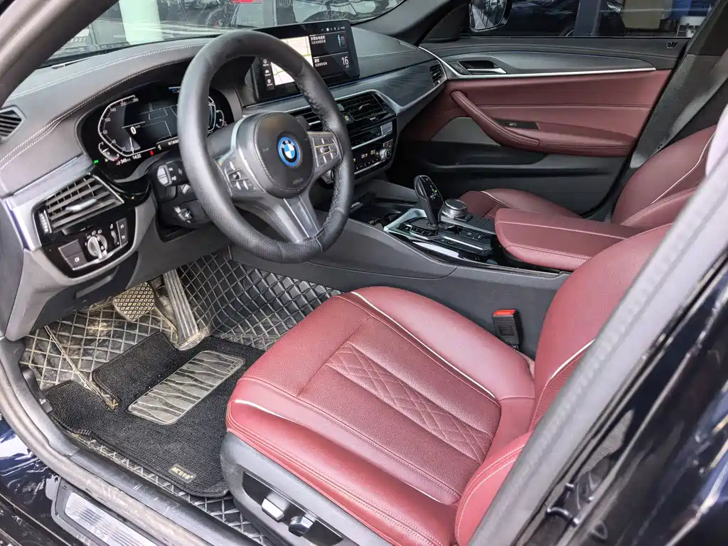 BMW 5 Series New Energy — фото 7