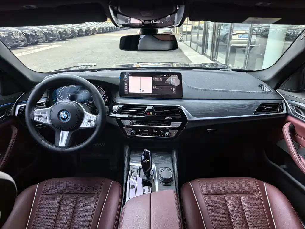 BMW 5 Series New Energy — фото 10