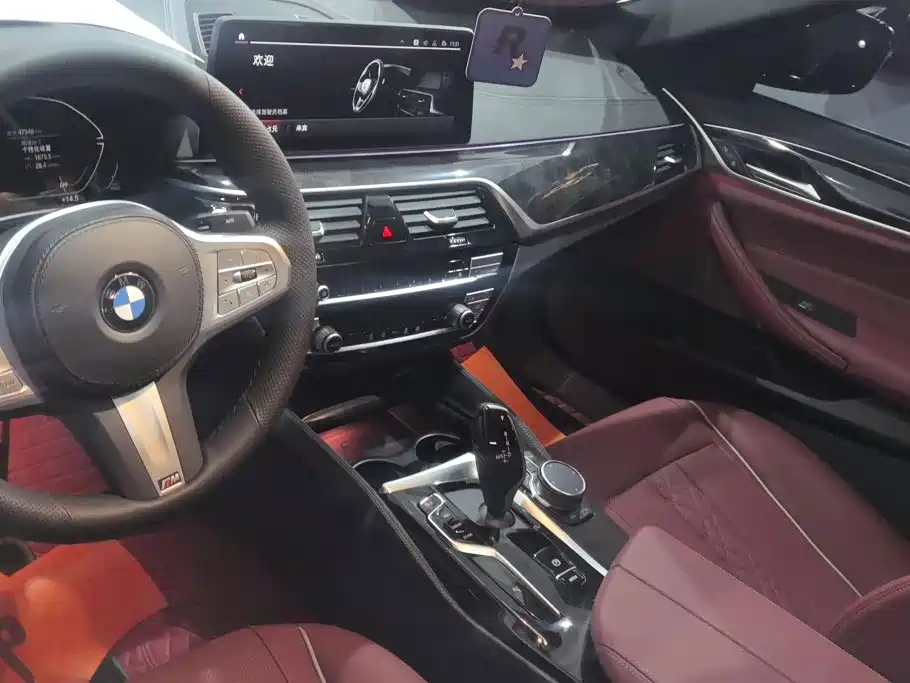 BMW 5 Series — фото 13