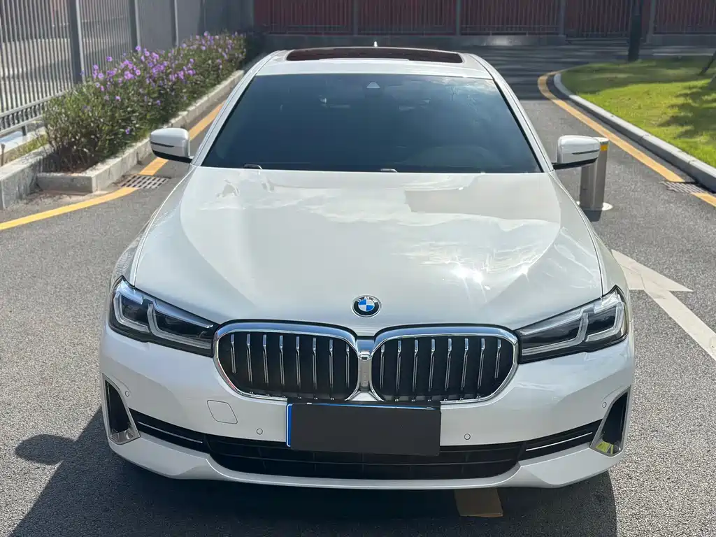 BMW 5 Series — фото 4