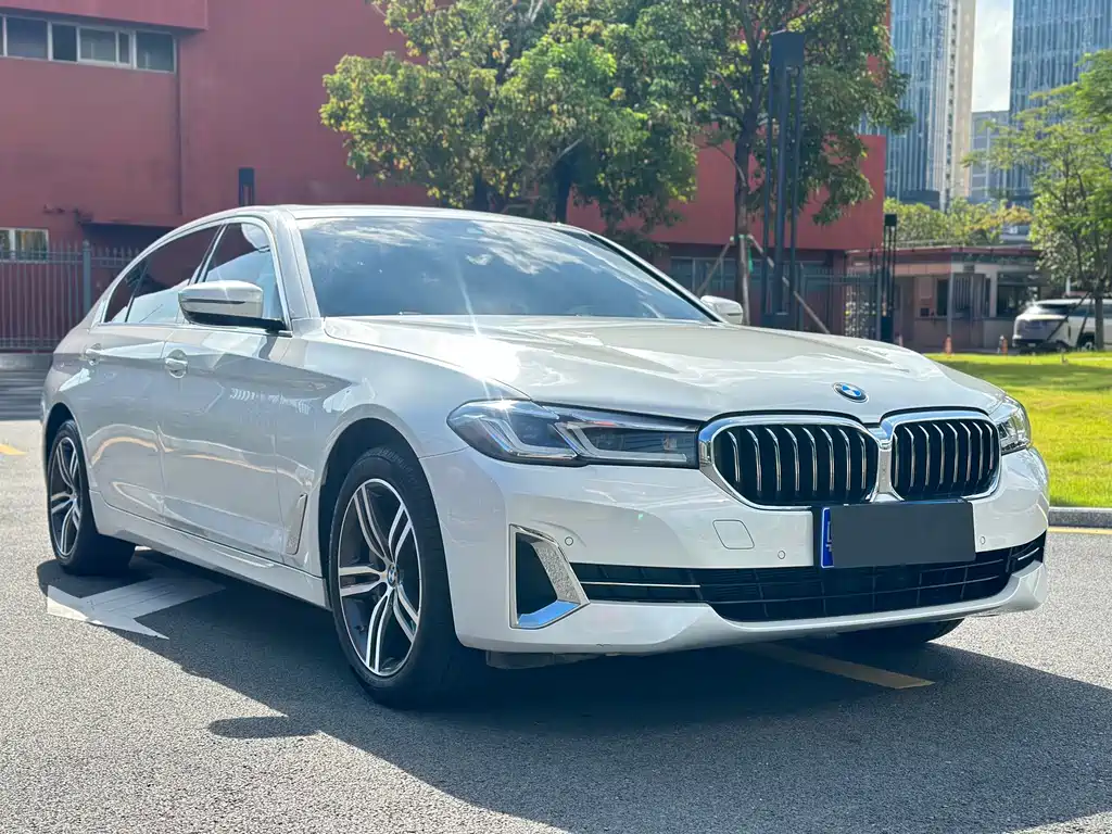 BMW 5 Series — фото 5