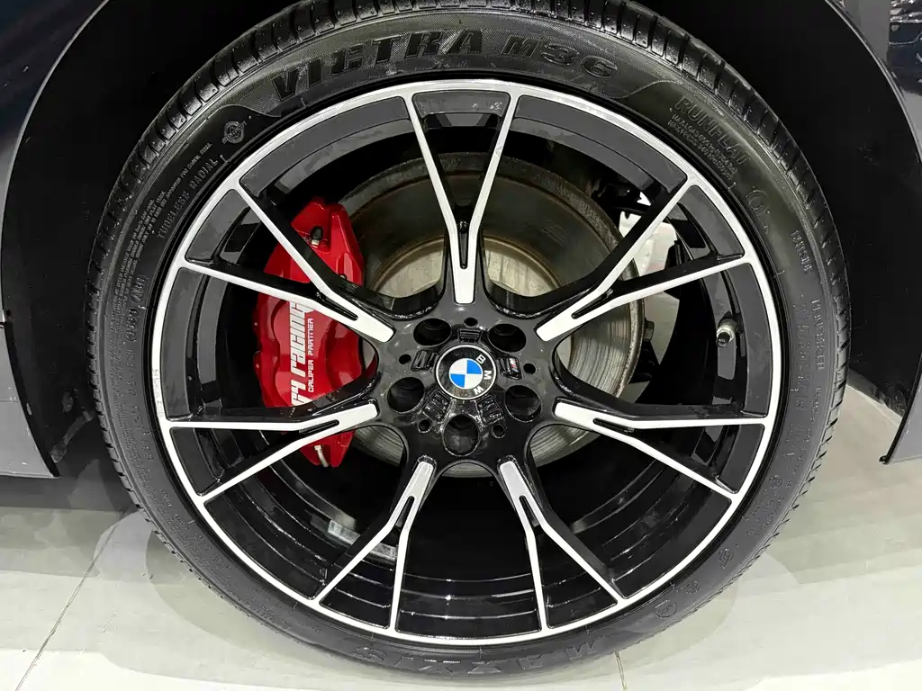 BMW 5 Series — фото 17