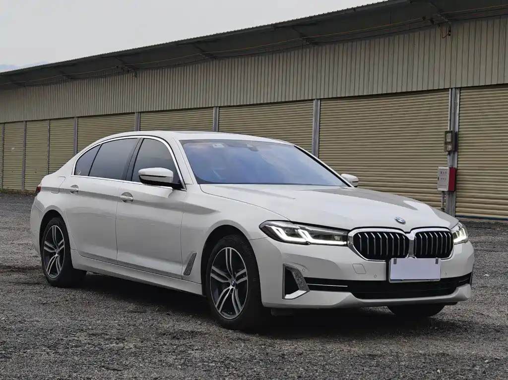 BMW 5 Series — фото 3
