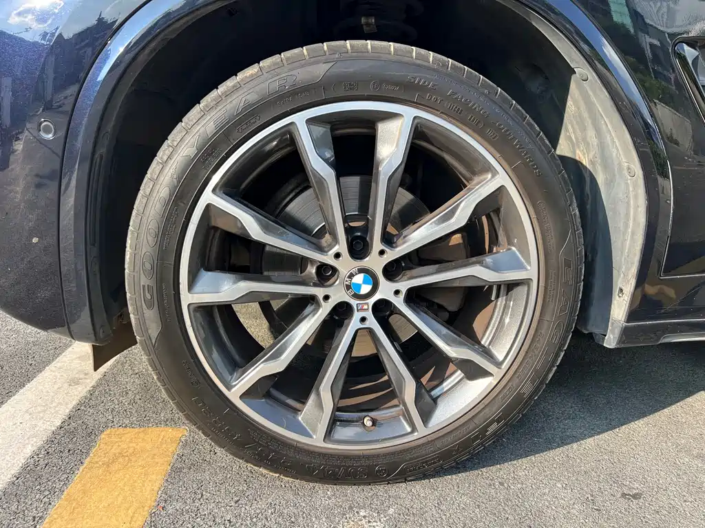 BMW X3 — фото 24