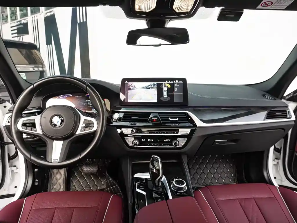 BMW 5 Series — фото 14