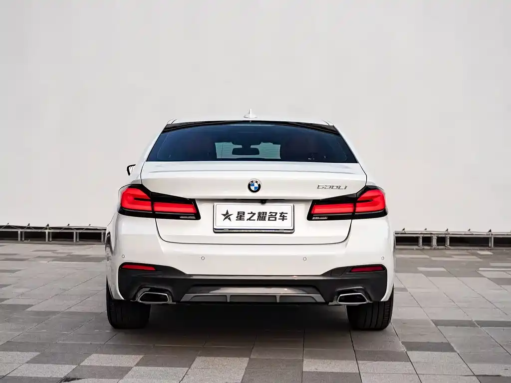 BMW 5 Series — фото 4