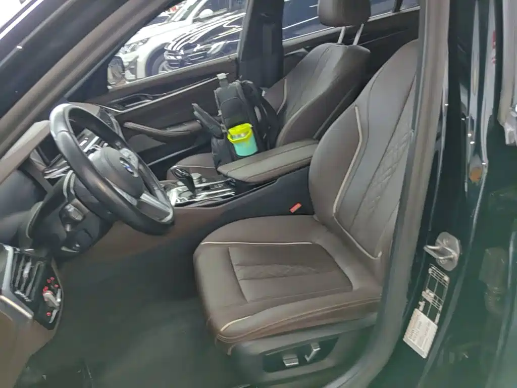 BMW 5 Series — фото 14