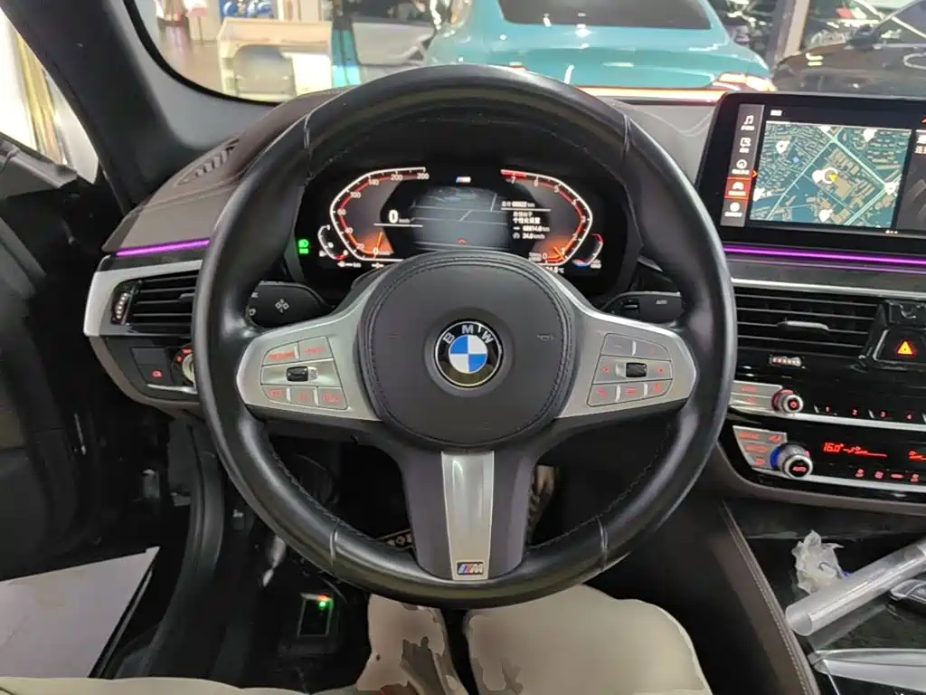 BMW 5 Series — фото 10