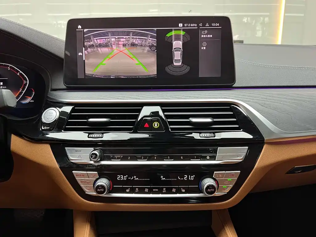 BMW 5 Series — фото 13