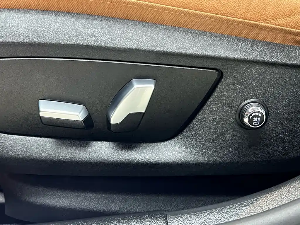 BMW 5 Series — фото 20