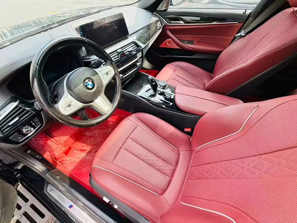 BMW 5 Series — фото 13