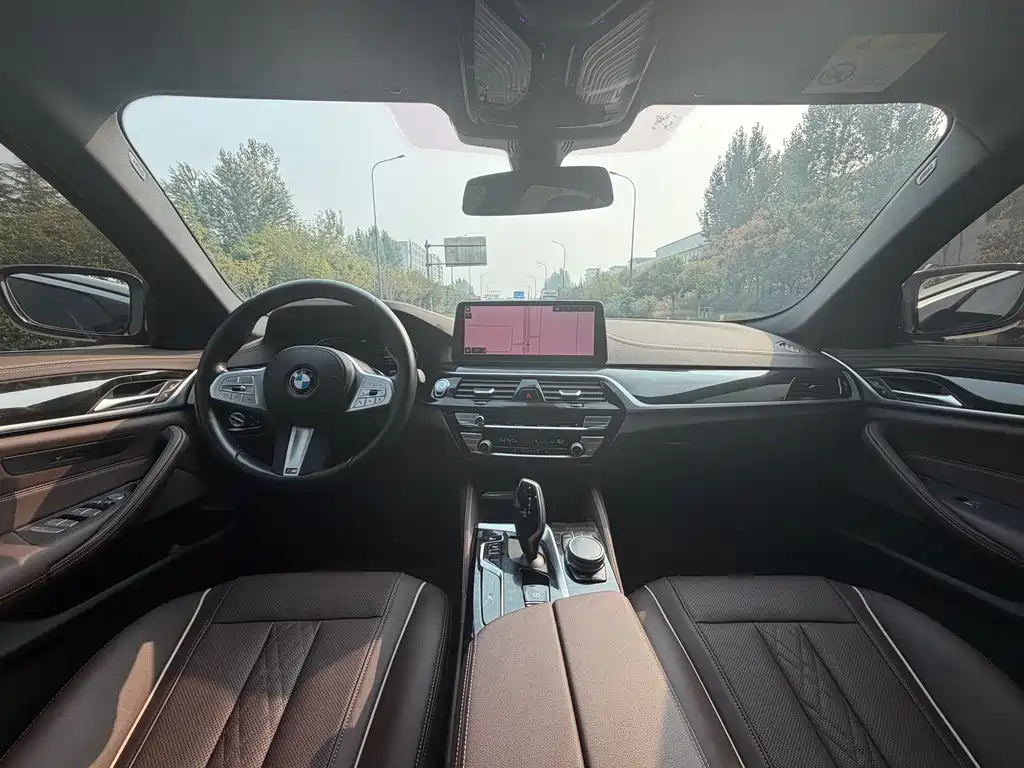 BMW 5 Series — фото 13