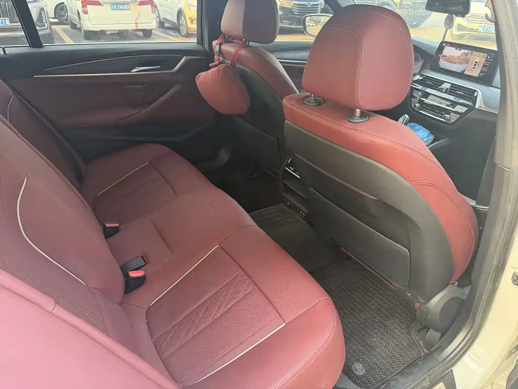 BMW 5 Series — фото 13